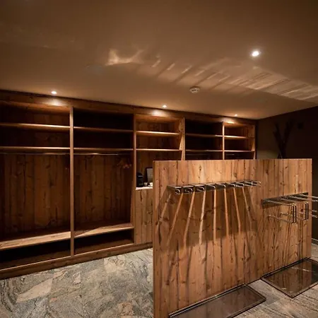 4br Chalet Direct Ski-in - Spa&wellness فيلة